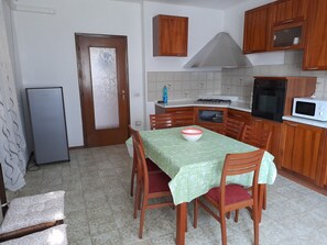 Dining - Turist and pets (Sandra di Castelnuovo del Garda)