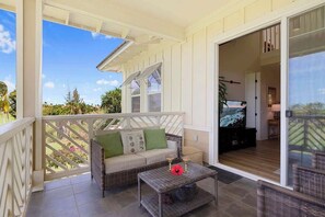 Terrace/patio - Spacious 2BR+loft with Golf Views, Pool, Lanai (Waikoloa Village)