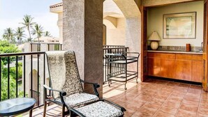 Terrace/patio - Pool, Tennis, BBQ area, Close to Beach & Shops (Waikoloa Village)
