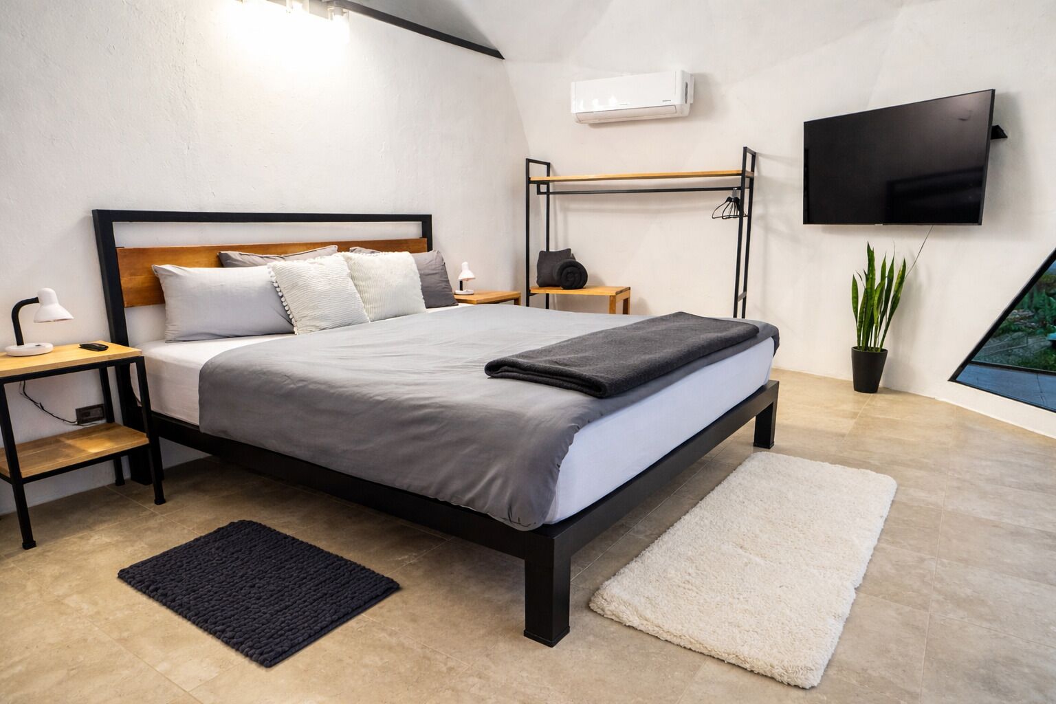 1 bedroom, desk, free WiFi, bed sheets