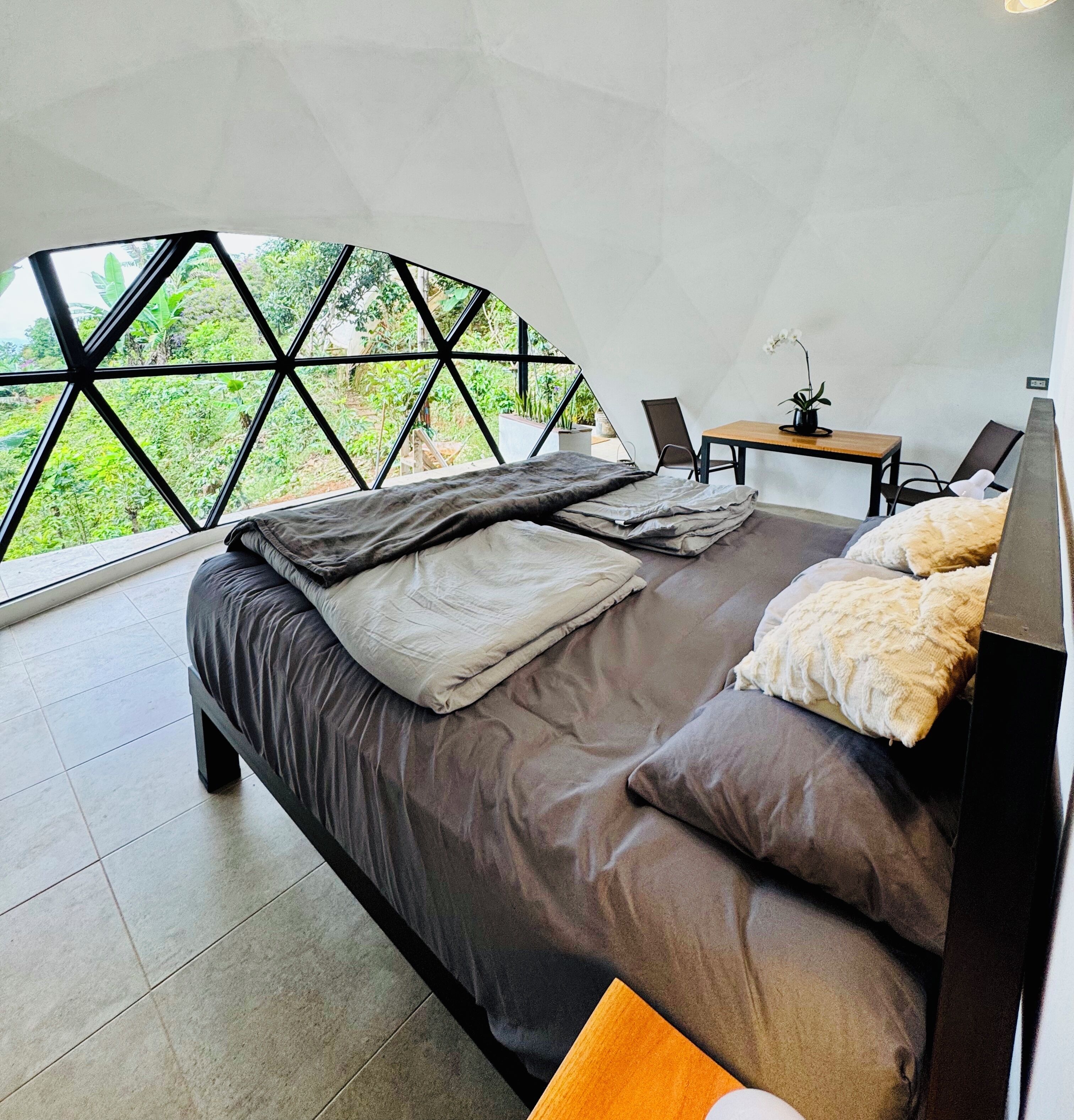 1 habitación, escritorio, wifi gratis y ropa de cama 