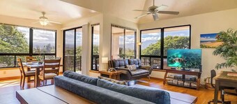 Tropical 1BR condo with pool & private lanai