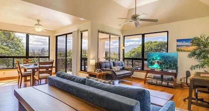 Tropical 1BR condo with pool & private lanai