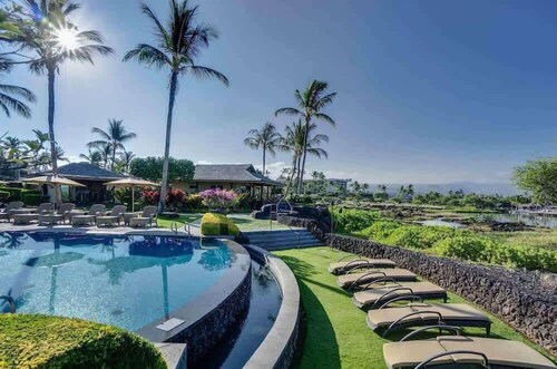 Beach club access, pool, Complex on A-bay, Private