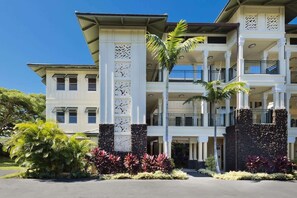 Exterior - Family retreat with beach club access & pool (Waikoloa Village)