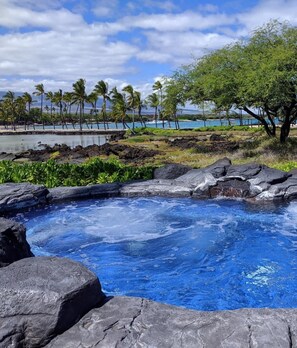 A heated pool - Beach club access, pool, Complex on A-bay, Private (Waikoloa Village)