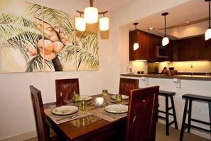 Dining - Waikoloa condo with golf & ocean views (Waikoloa Village)