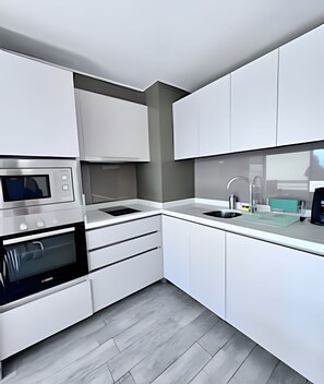 Căn hộ tiện nghi đơn giản | Bếp riêng