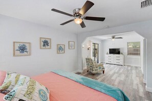 3 habitaciones, tabla de planchar con plancha, wifi y ropa de cama