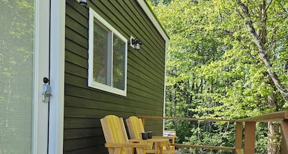 Peaceful Getaway: Tiny Home Studio in Sedgwick, Maine