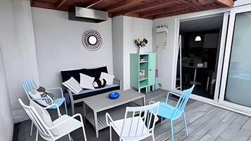 Apartment | Outdoor dining