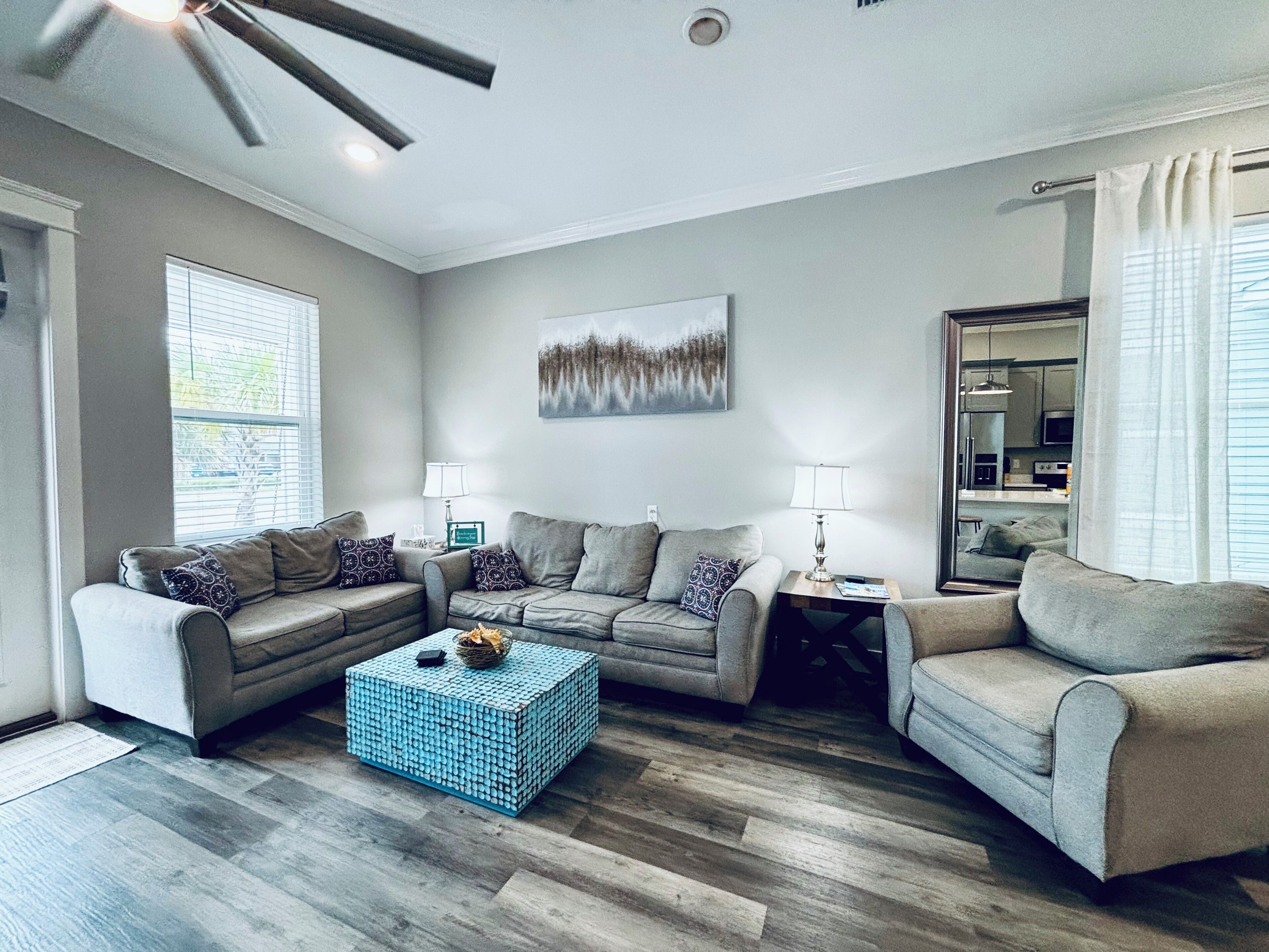 Smart-TV, Kamin, Videospiele, Tischfußball