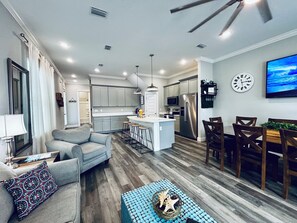 TV connectée, cheminée, jeux vidéo, baby-foot