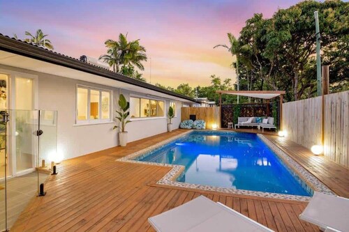 City Haven    A Slice of Paradise 4BR    Pool