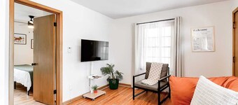This apartment is a 1 bedroom(s), 1 bathrooms, located in Derby, KS.
