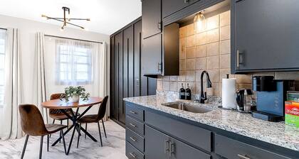 This apartment is a 1 bedroom(s), 1 bathrooms, located in Derby, KS.