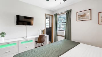 1 bedroom, desk, iron/ironing board, WiFi