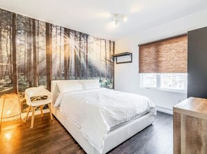 3 bedrooms, desk, iron/ironing board, free WiFi