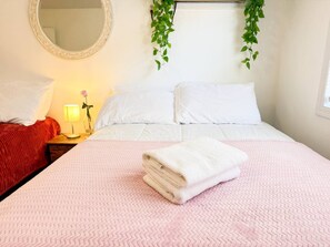 6 bedrooms, iron/ironing board, free WiFi, bed sheets