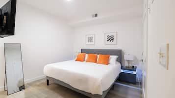 1 bedroom, desk, iron/ironing board, WiFi