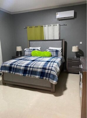 1 chambre, fer et planche à repasser, Wi-Fi, draps fournis