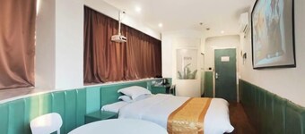 Shanghai Haiyou Hotel (Fengxian Huancheng East Road Subway Station)