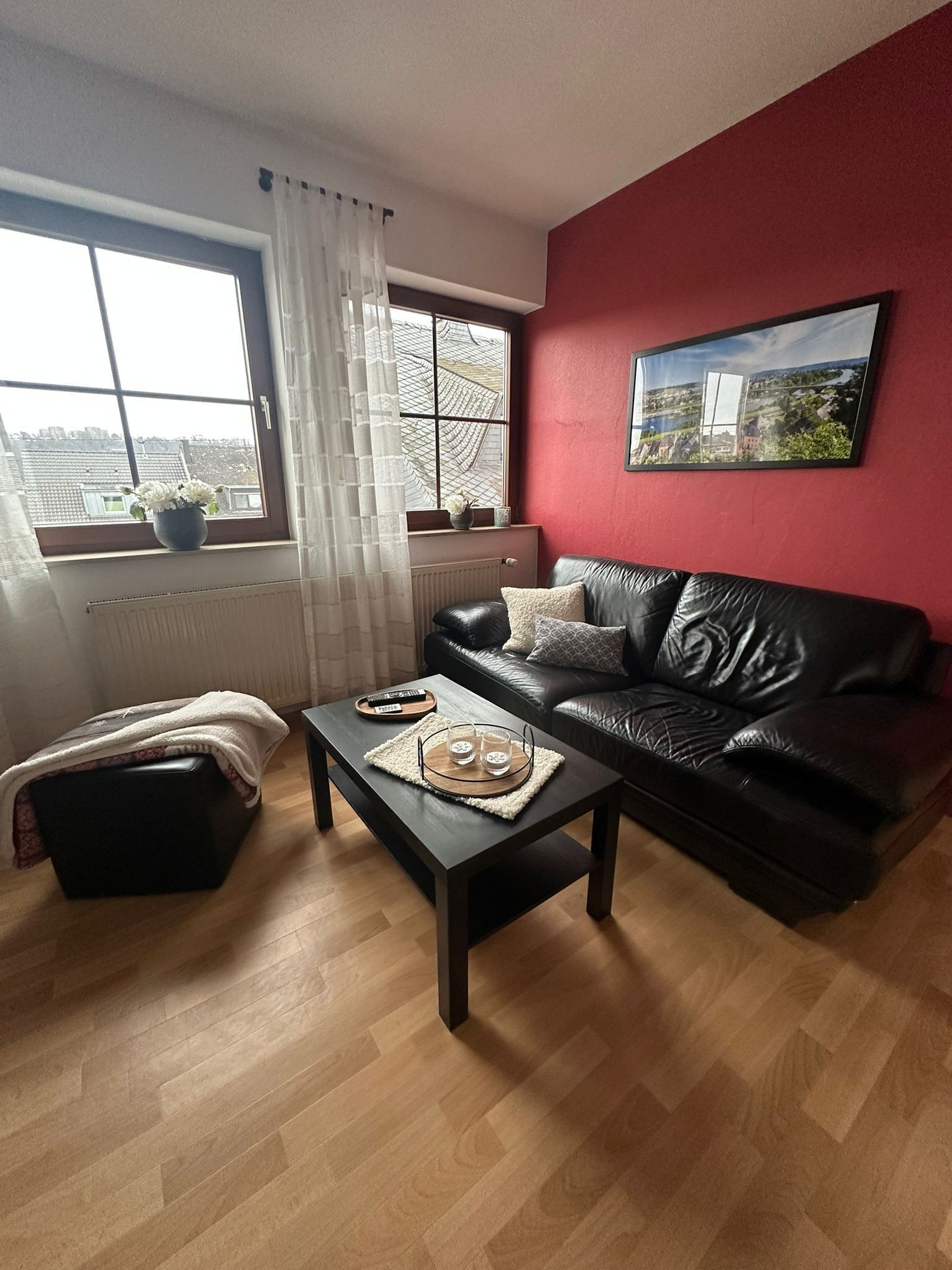 Een smart-tv en een stereo