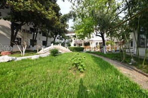 Unclassified image, 2 of 61, button - Taixi Hotel (Feicheng)