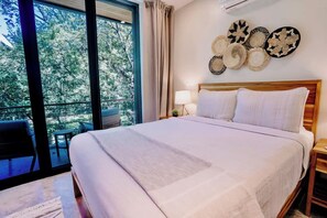 4 habitaciones, caja de seguridad en la habitación y escritorio 