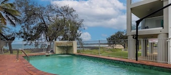 Bargara Beach Bliss - Beach Side apartment with ocean views