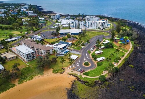 Bargara Beach Bliss - Beach Side apartment with ocean views