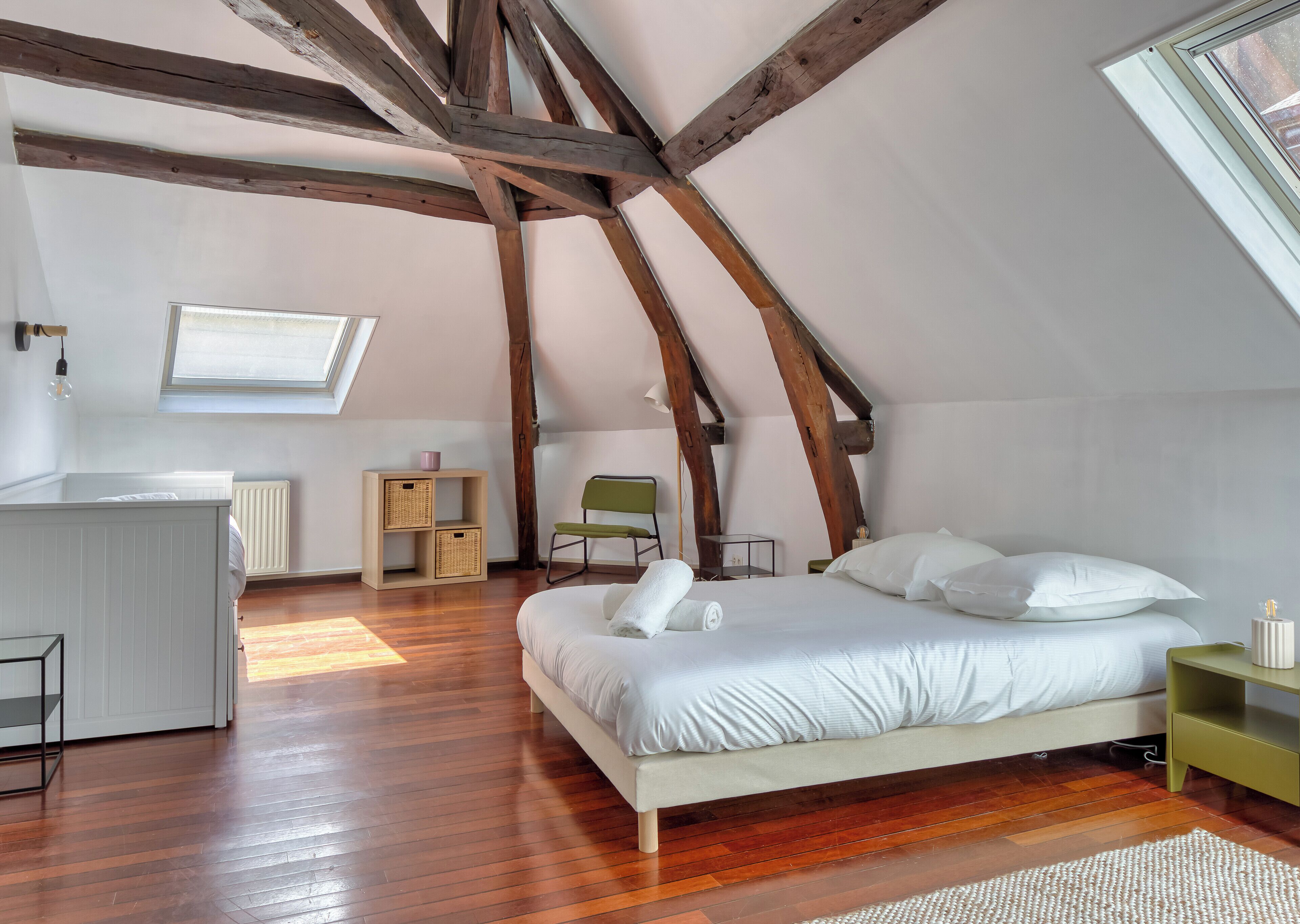 4 chambres, fer et planche à repasser, lit parapluie, Wi-Fi