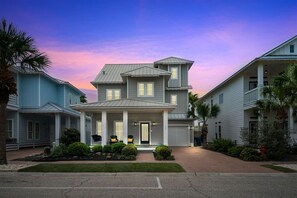 House (5 Bedrooms) | Exterior