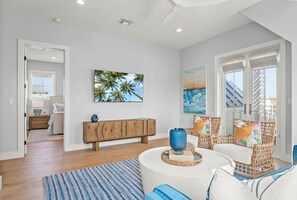 House (6 Bedrooms) | Interior