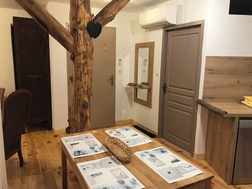 On the rocks of lake T1