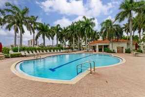 Beheizter Pool