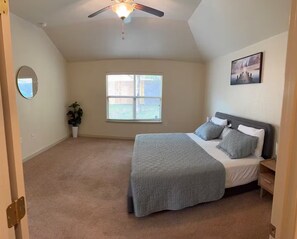 3 bedrooms, free WiFi, bed sheets - Austin Stay - 3BR Near Downtown (Austin)