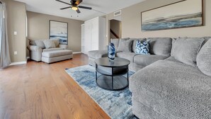Unclassified image, 2 of 19, button - Prime location only 8 minutes to UT campus 2-bedroom townhome newly renovated!! (Knoxville)