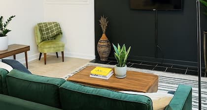 Spacious 2BR - 10 mins from Downtown
