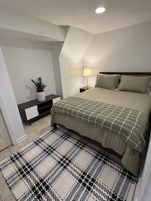 2 bedrooms, desk, iron/ironing board, free WiFi