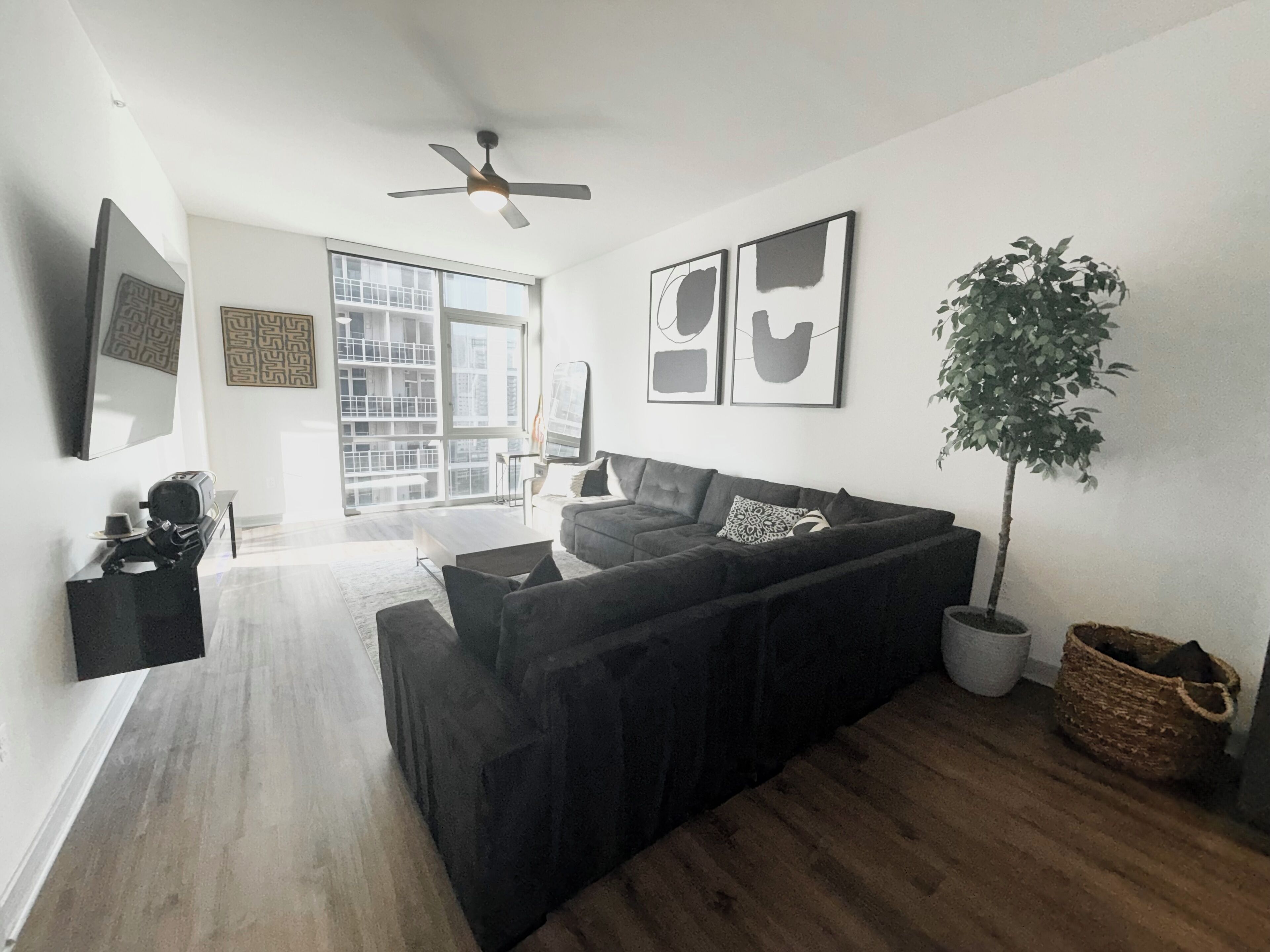 智能電視、壁爐、電子遊戲、足球機