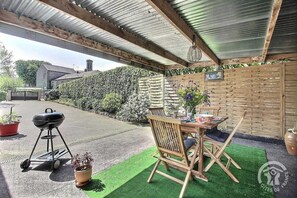 Outdoor dining - Keryvane - PLOURIVO - Gîte (PLOURIVO)