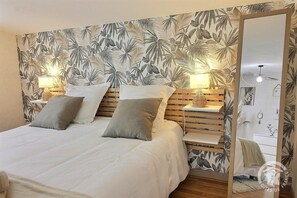 2 bedrooms, iron/ironing board, free WiFi, bed sheets