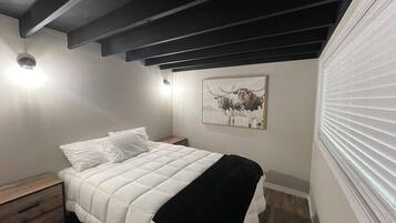 2 عدّة غرف نوم وواي فاي وملاءات أسرّة