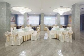 تناول الطعام