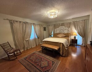 3 dormitoris, escriptori, un bressol de viatge i wifi 