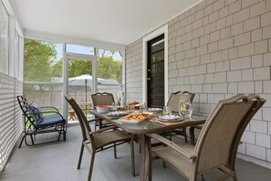 Outdoor dining - Newly Renovated Hyannis Home w/ Fire Pit & Yard (Hyannis)