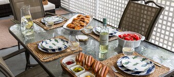 Coastal Comfort Stay | Near Beaches & Attractions