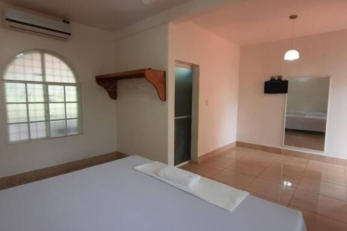 1 bedroom, desk, free WiFi