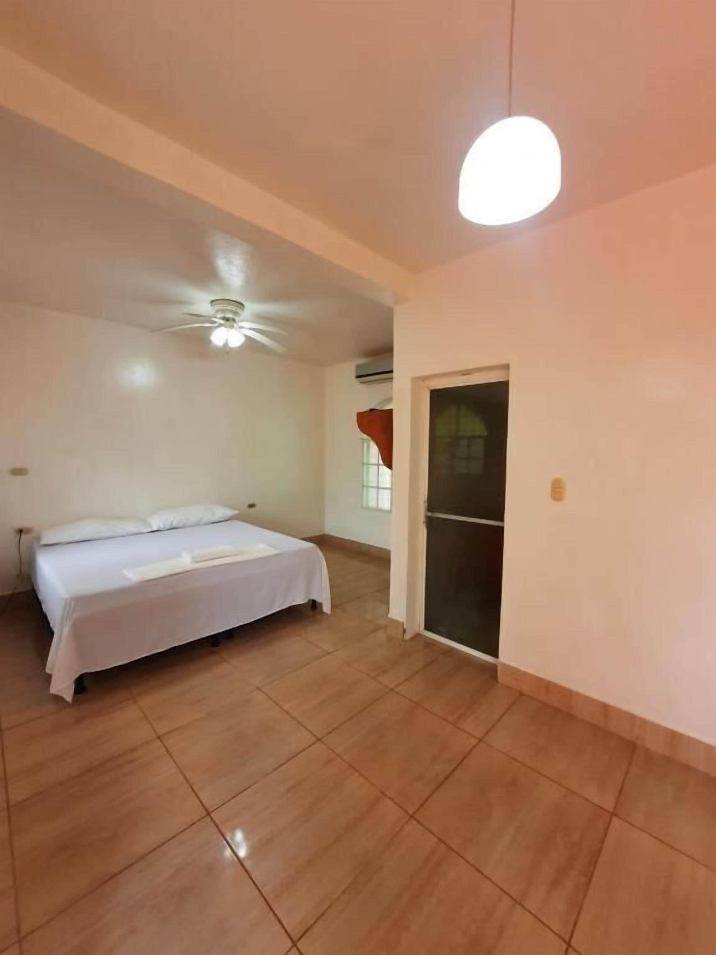 Tomannsrom – deluxe | Skrivebord og wi-fi (inkludert)